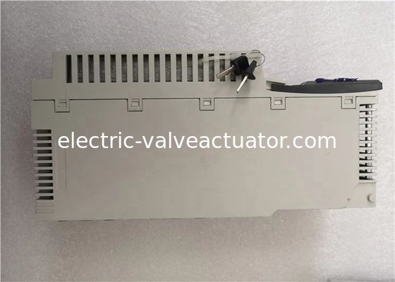 Un bon prix. Schneider 140DDO36400C Sortie CC à commutation 96 points 24 VCC 6 groupes en ligne