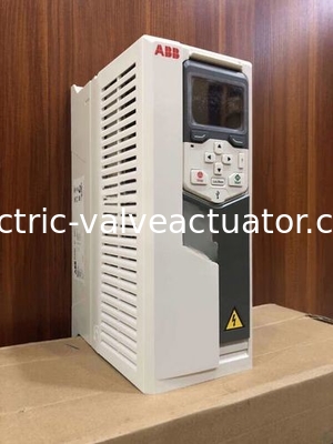 Un bon prix. ABB Inverter ACS580-01-169A-4 Puissance 90 kW, tension triphasée 380V-480V en ligne