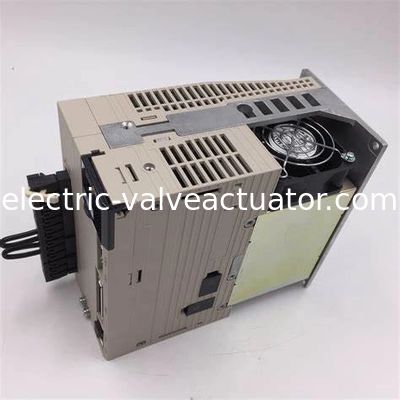 Un bon prix. Yaskawa Sigma SGDV-120A01A AC Servo Drive 3 Phase AC 230V AC en ligne